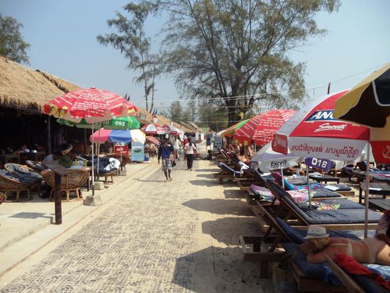 So, wie wir es schon lange nicht mehr gehabt haben und uns natürlich passt. Bars und Restaurant ohne Ende