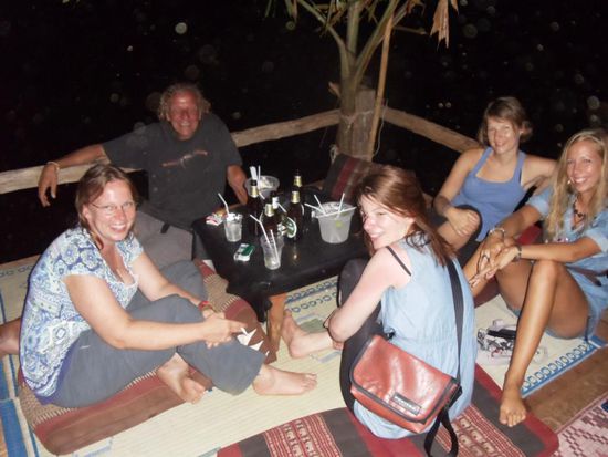 Die Familie wurde grösser (die Gläser auch..) und wir sassen dann noch mit Ingrid und Gunda zusammen