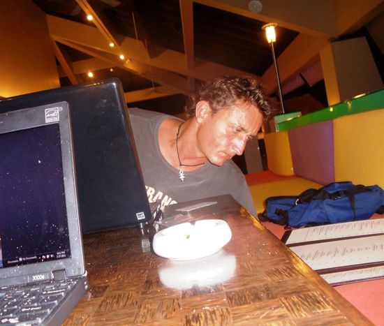 Im wunderschönen Novotel in Chumphon konnten wir frisch und ausgeschlafen unseren Reisebericht fertigstellen. Wir waren praktisch die einzigen Hotelgäste und hatten die Hotelanlage für uns alleine. Hat uns richtig gut getan.