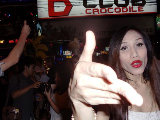 Ladyboy. Hübsch, he??