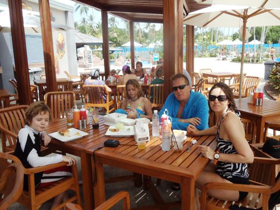 Christian, Debbi, Sascha und Lara beim wohlverdienten Lunch