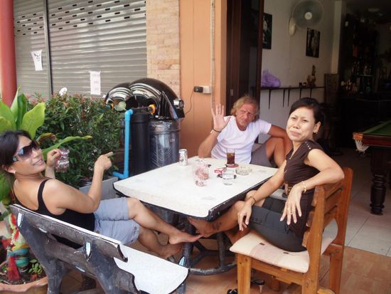 Wieder zurück bei den Schwestern in Kata Beach. Hier fühlen wir uns einfach am wohlsten in Phuket.