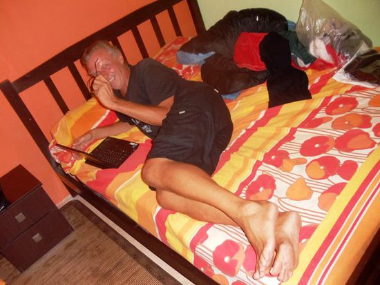 Und natürlich auch ein bye, bye vom Online-Urs von unserem beissendem Doppelbettchen