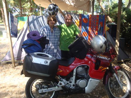 Unsere Paderborner Freunde Apo und Nico, welche mit dem Motorrad durch Griechenland brausen.