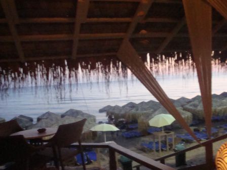 Abends im Dörfchen beim Apéro