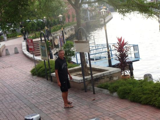 Dann machten wir uns auf, die Stadt zu besichtigen. Ist ja sonst nicht unser Ding, aber wir waren wieder einmal schoen ausgeruht und Melaka hat uns irgendwie gefallen