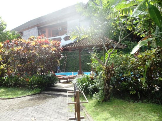 Mit Swimming Pool direkt vor unserem Zimmer