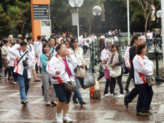 Den naechsten Tag verbrachten wir mit vielen Touristen am Circular Quay. Leider regnete es immer wieder.