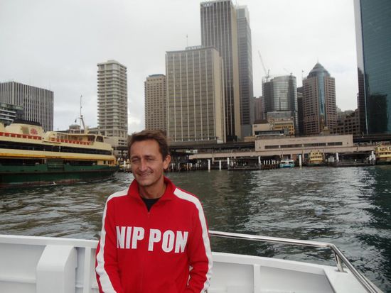 Wir entschieden uns, die Faehre an den Watsons Bay zu nehmen. Es gibt hier sehr viele Moeglichkeiten, mit den Faehren rund um Sydney z fahren. Ein paar Fotos;.