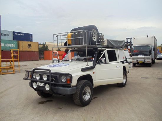 Geschafft!! Nach zwei Stunden war das Fahrzeug abgenommen und das Dach wieder beladen. Wir können jetzt Australien mit unserem Nissan Patrol erkunden.