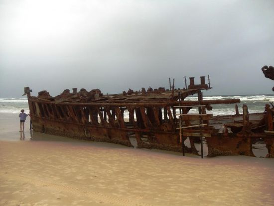 Unterwegs gabs ein Wrack als Touristenattraktion zu bestaunen. Na ja, wir habens fotografiert und sind dann weiter losgedüst...