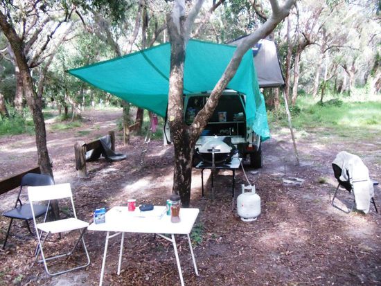 Am nächsten Morgen schien die Sonne und trocknete unsere Zelte. Es kann soooo schön sein.