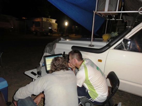 Am Abend wars dann so weit: Wir buchten zusammen definitiv das Rückflugticket für Urs. Er wird im August von Darwin nach Hause fliegen.