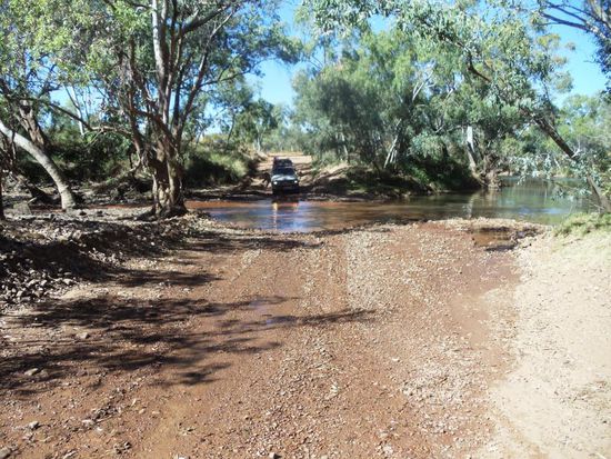 Die erste Flussüberquerung für Fredi und Denis