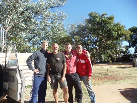 Dann hiess es wieder einmal Abschied nehmen von Denis und Fredi. Sie fahren weiter nach Darwin, wo sie sich nach Arbeit umsehen werden. Wir sehen uns wieder in Darwin und genossen die Zeit mit euch. Tschühüss!!