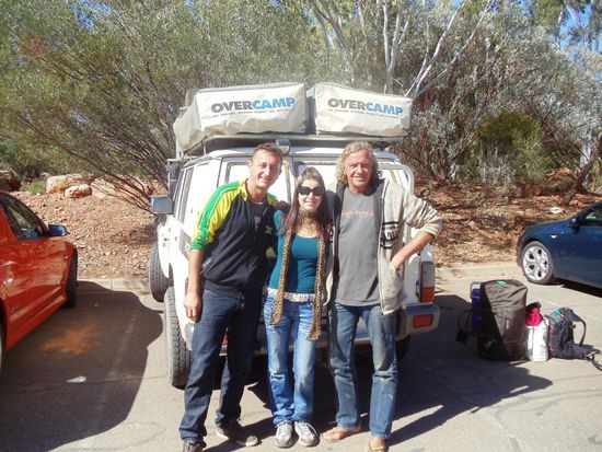 Goodbye Foto mit Vera am Flughafen in Alice Springs. Danke für das VB am Airport und noch schöne, erholsame Ferien..