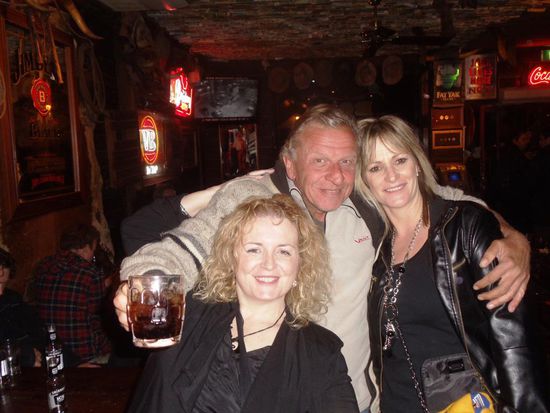 Nach dem Essen ziehte es uns nochmals in den Bojangles Saloon. Auch sassen wir in der ersten Reihe, als ne Richtige Prügelei losging.