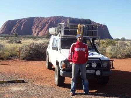 ...ich vor dem Ayers Rock. Ja, gefällt!!