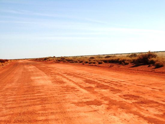 Der Tanami (sprich:"dannamei") Road. Trocken, staubig,