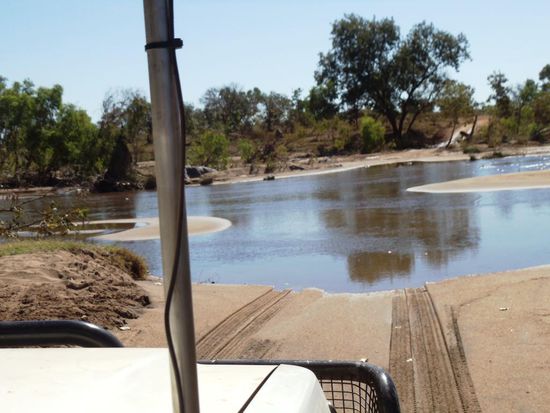 Macht echt Spass, mit unserem Nissan Patrol durch die Flüsse zu fahren.