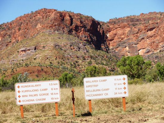 Wir gingen zum Echidna Chasm und dann auf den Kurrajong Camp - also links