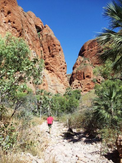 Dann gings los, die Schlucht zu begutachten. Alles einem ausgetrocknetem Fluss entlang