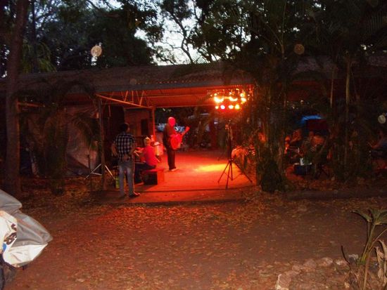 Neben unserem Platz geht es Dienstags und Mittwochs rund. Fat Thommy macht am Dienstag ne Show und am Mittwoch Abend ist Krötenrennen..