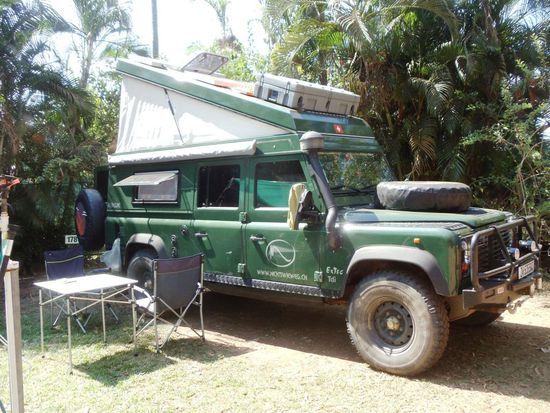 Der Land Rover Defender von Roger und Anita. Wirklich ein Vorzeigeauto für das Reisen auf der ganzen Welt. Sie verschiffen nächste Woche von Darwin nach Südafrika. Viel Spass und Glück weiterhin