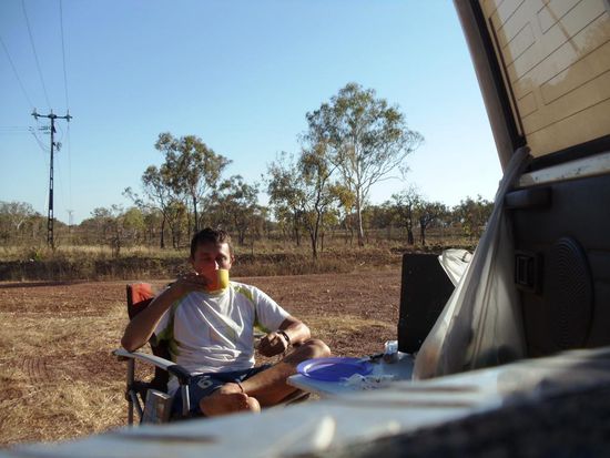 Frankie hat mich am nächsten Morgen um halb acht beim Frühstücken fotografiert.