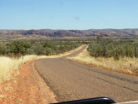 Kurz nach der Grenze und vor Kununurra bog ich zum Lake Argyle ab