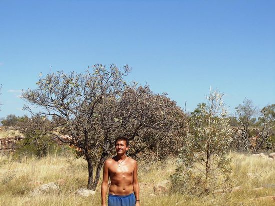 So wanderte ich ungefähr eine Stunde umher. Ein paar nette Australier von Victoria machten wieder einmal ein Foto von mir