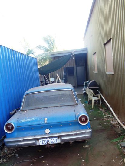 Ford Holden mit Jahrgang 1963. Irgend einmal will Simon diese beiden Fahrzeuge wieder instandstellen