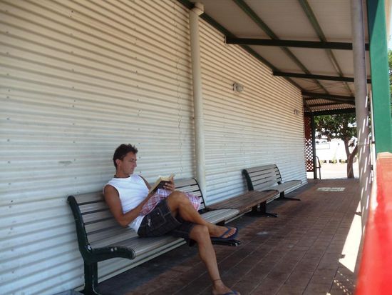 Warten auf die Wäsche. Das war's diesmal mit den Fotos. Tschühüss