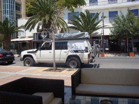 Frühstückspause für uns und unseren Nissan Patrol in Korinth