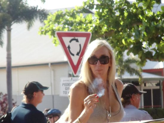 Ja, ganz Broome ist anwesend