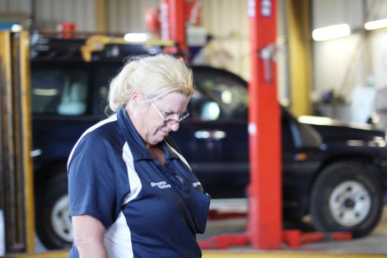 Was studiert Karen da wieder??...