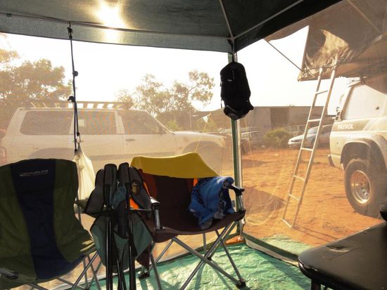 Letztes Foto von unserem Haus, Kino, Wohnstube, Küche, etc. auf dem Garagengelände von Broome Motor's