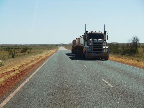 Okay, manchmal kommt einem dann doch noch ein Fahrzeug entgegen