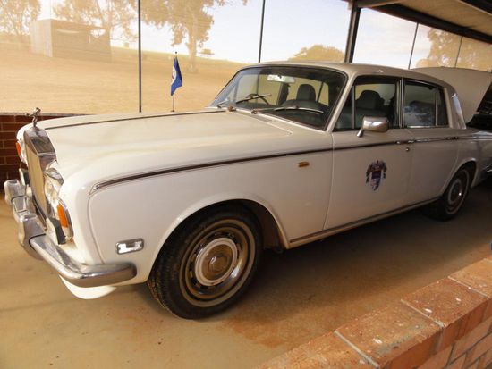 Diesen Rolls Royce für staatliche Zwecke hat er vor einem Jahr geschenkt erhalten