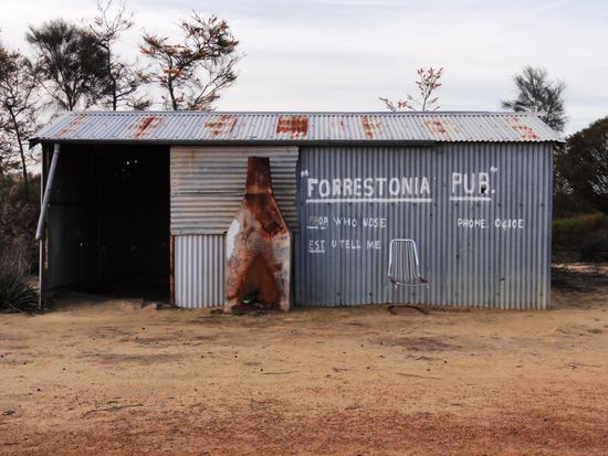 Hier übernachten wir. Hatten sogar ein eigenes Pub, leider war die Bedienung ausgeflogen