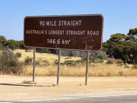 Auch die längste gerade Strasse von Australien haben wir durchfahren.