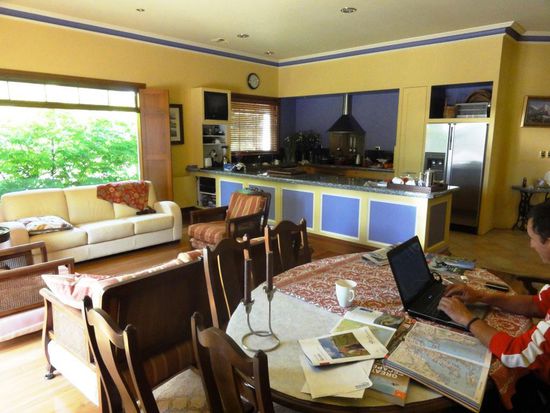 Von Samstag auf den Sonntag waren wir alleine in diesem grossen Haus und kochten am Abend etwas Gutes in dieser super Küche