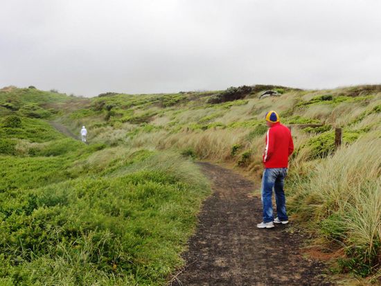 Hier gehts zum Shelly Beach. Lisa schlägt ein Tempo an, welchem wir nicht Schritt halten können..