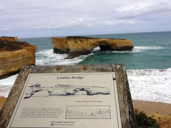 Die London Bridge, welche 1990 zusammenbrach.