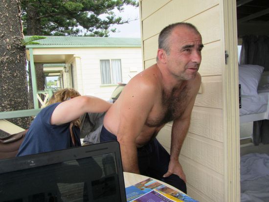 Zuerst jedoch genossen wir das schöne Wetter und natürlich muss kräftigt eingesalbt werden in Australien