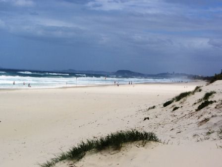 ...mit dem kilometerlangen Strand