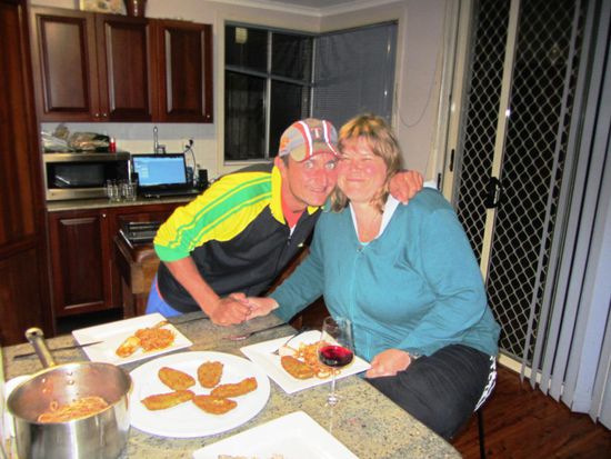 
Denke und hoffe, dass Dir der Abend gefallen hat. Im Hintergrund mein Laptop mit DRS3 Musik - eben, wie zu Hause