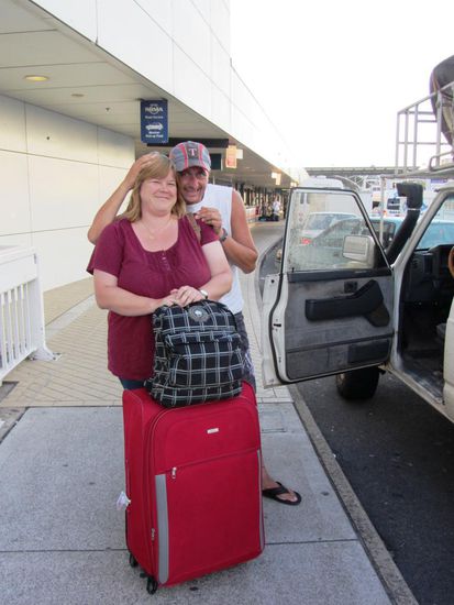 Bye, bye, liebe Bea. Wir vermissen Dich und wir sind wirklich vielmals soooo hilflos ohne Dich. Alles Gute, bussi!!