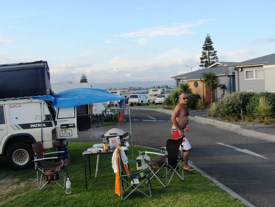 Campingplatz in Shellharbour. Uff, da bewegt sich der Heinz ja mal....
