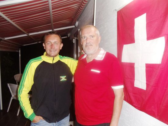 Hanspeter hat für mich die Schweizer Flagge gehiesst.